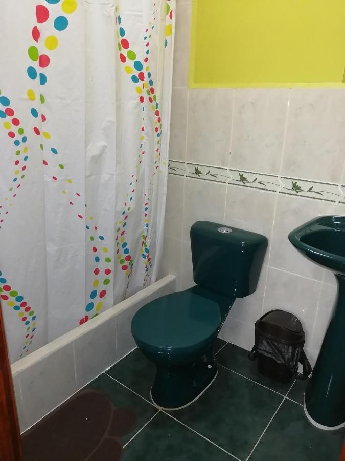 Hostal Los Lirios Loja Exterior foto